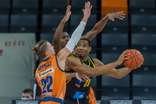 艾弗森麦迪 艾弗森麦迪